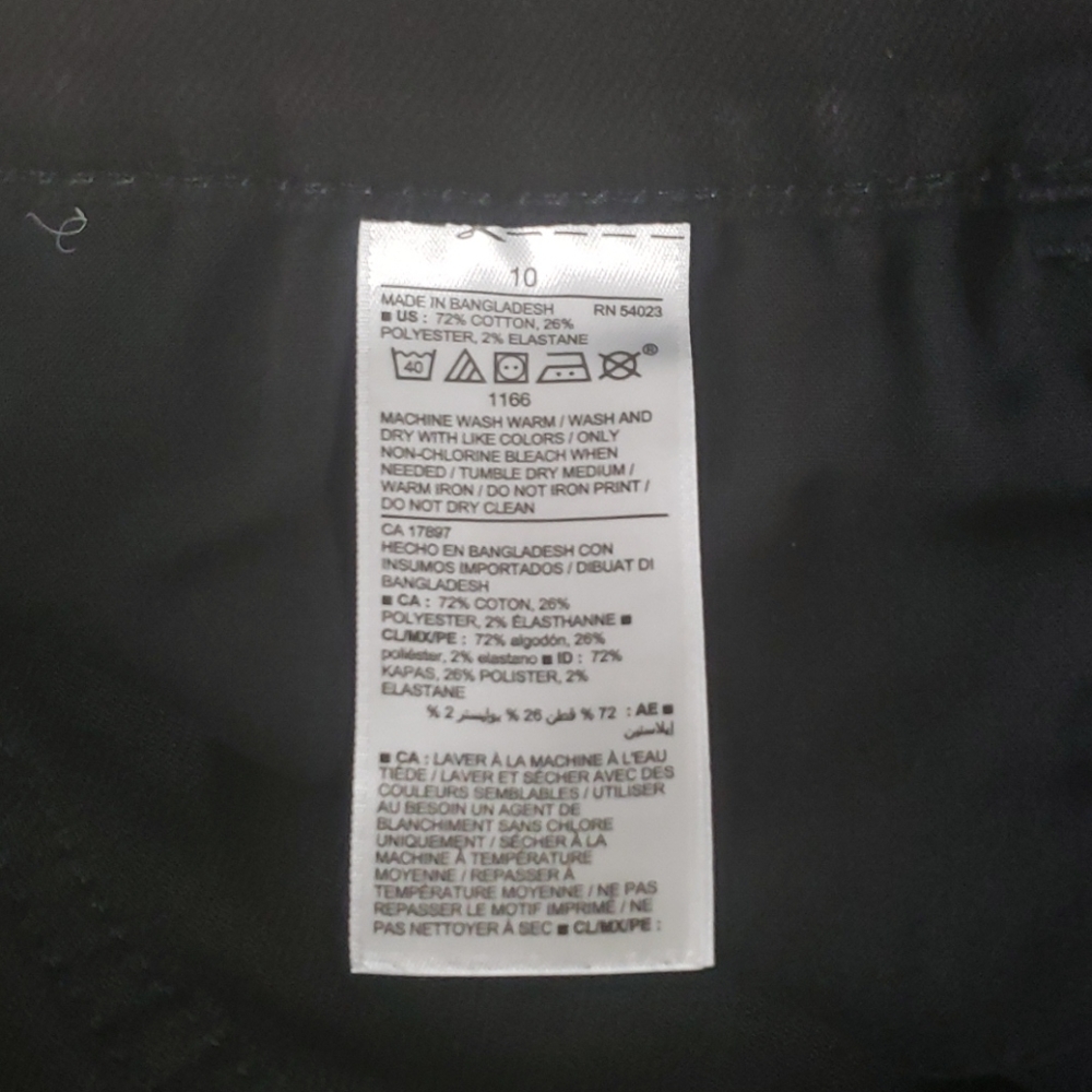 Shorts - Picture 3 of 4